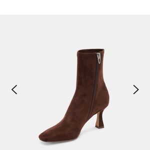 Dolce Vita Glamor Booties Dark Chocolate Brown Suede - size 8